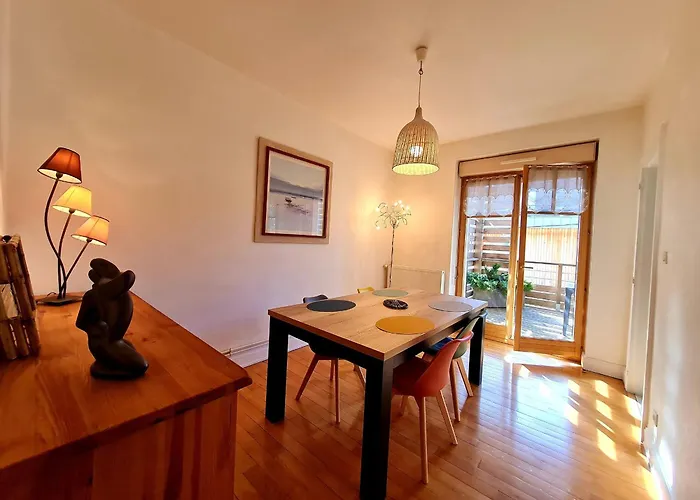 Appartement Bel Au Centre Avec Terrasse Et Parking - Fr-1-589-674 *